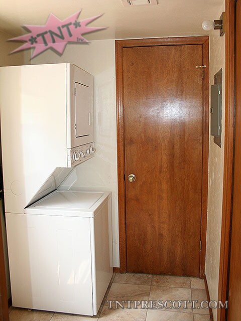 Building Photo - Townhome in Pine Creek Estates HOA