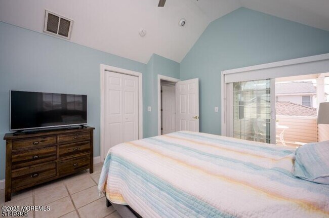 Building Photo - 19 Haddonfield Ave