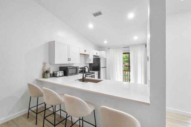 Building Photo - 13175 Chadwick Ct