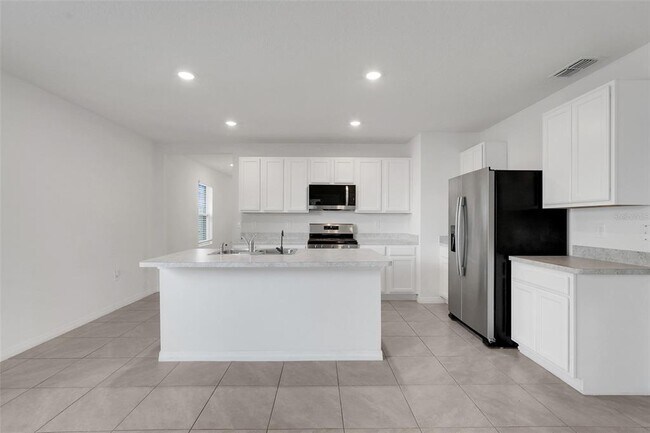 Building Photo - 3881 Brant Pl