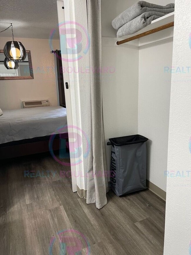 Building Photo - Fully Furnished Studio Near Virginia Lake | All Utilities & WiFi Included | $1,399/Month