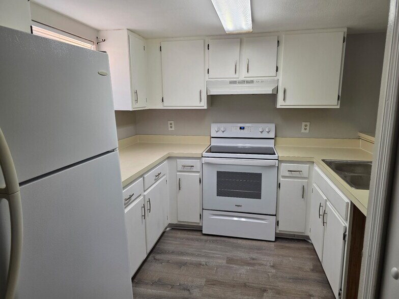 Building Photo - 2031 Pine Chace Ct