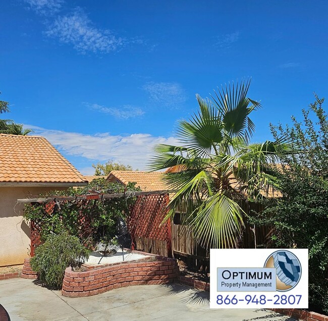 Building Photo - Charming Two-Story Home with 3 Bedrooms, 3...