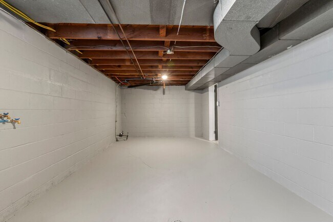 Building Photo - AVAILABLE NOW!! Fully RENOVATED 3-bedroom in CASTLE SHANNON!