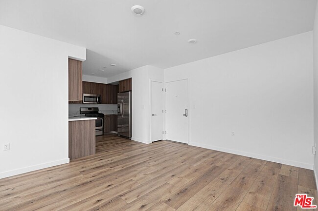 Building Photo - 5229 Willowcrest Ave