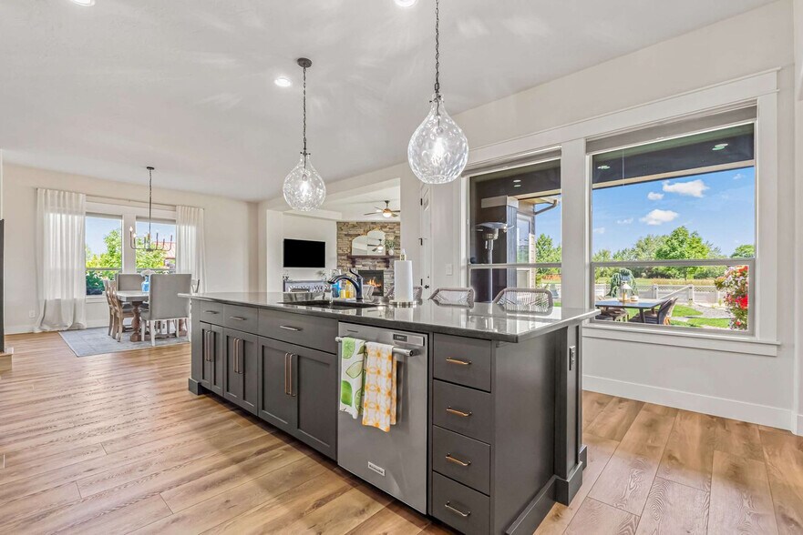Building Photo - 2933 W Tubac Dr