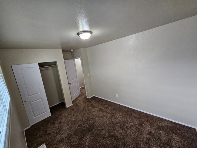 Building Photo - 3963 Dimrall Dr