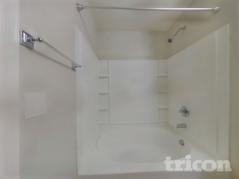 Building Photo - 17102 N 185th Ln