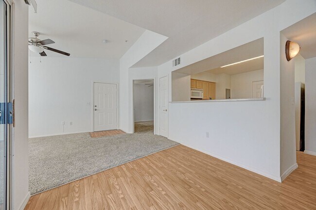 Building Photo - LOCATION! LOCATION! LOCATION! Move-in ready 2-bedroom condo in Centennial Hills!