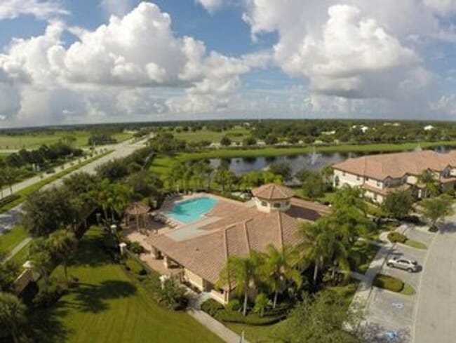 Building Photo - 8361 Miramar Way