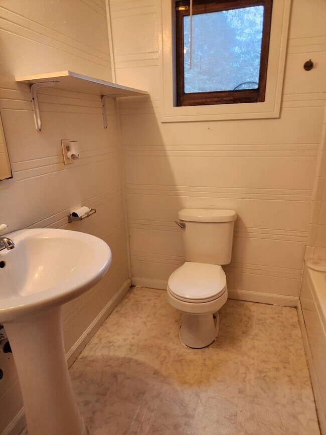 Building Photo - 11075 Dell Ave