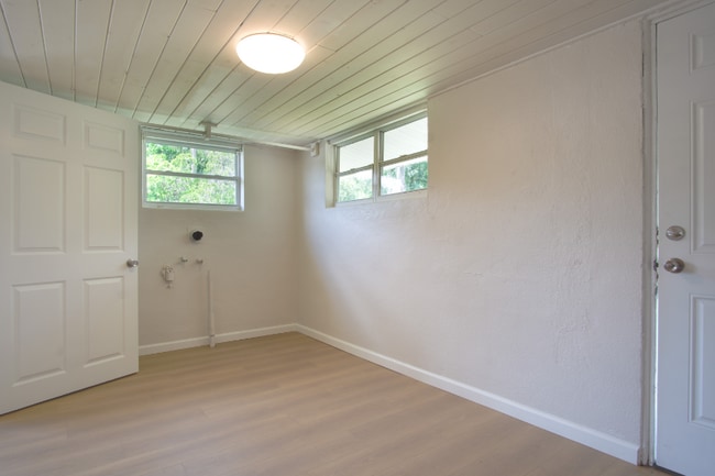Building Photo - 37701 Primo Dr