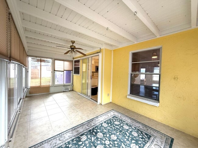 Building Photo - Charming 3-Bedroom, 2-Bath Home in the Hea...