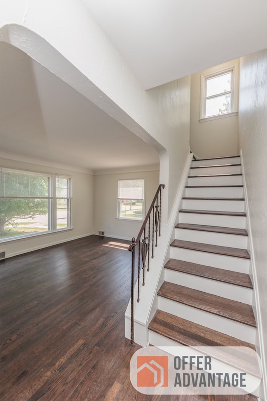 Building Photo - 376 E 288th St