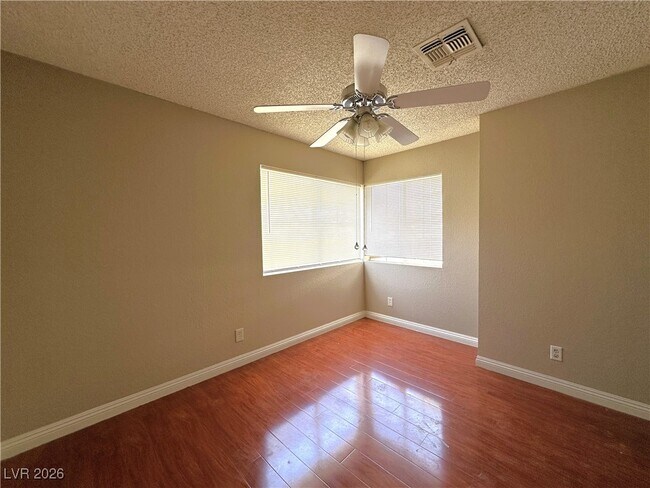 Building Photo - 120 Clifton Heights Dr