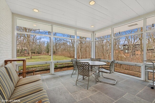 Building Photo - 155 S Deere Park Dr