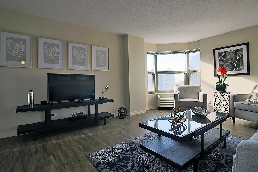 Building Photo - 32 E Pearson St