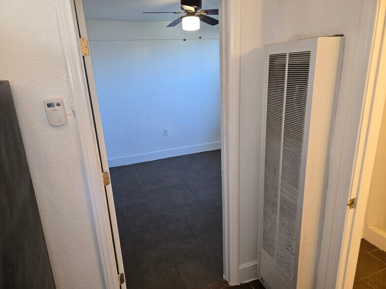 Building Photo - 6410 10th Ave