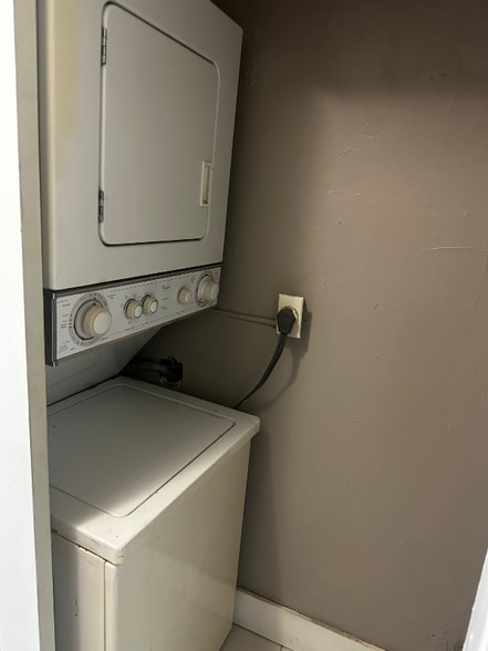 Building Photo - 3556 NW 114th Terrace