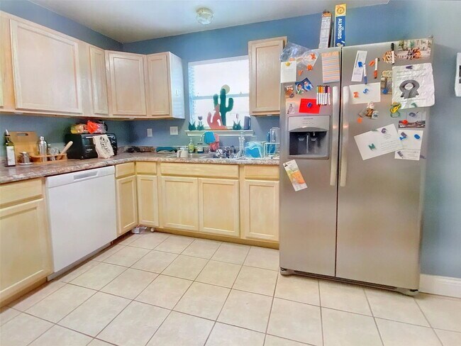Building Photo - "Charming 3-Bedroom Home with Spacious Interior in San Marcos – Discover 1371 Sq Ft of Comfort!"