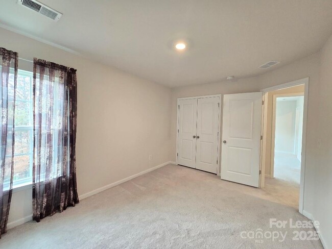 Building Photo - 18022 Stark Wy