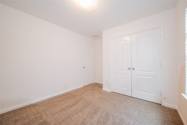 Building Photo - 2524 Bryan Park Ln