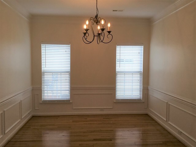 Building Photo - 1015 Farmingham Ln