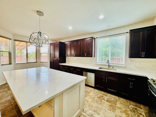 Building Photo - 13721 Santa Lucia Dr