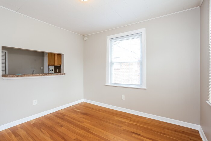 Building Photo - 487 W 67th St