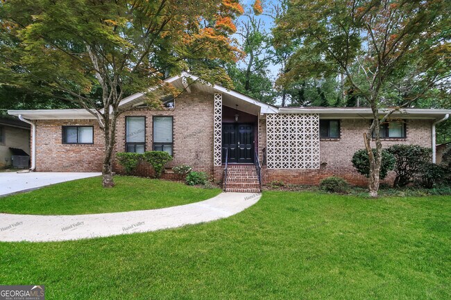 Building Photo - 1077 Ponderosa Park Dr