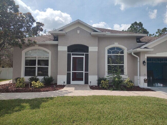 Building Photo - "Spacious 4-Bedroom with 3 Full Baths - 2,...