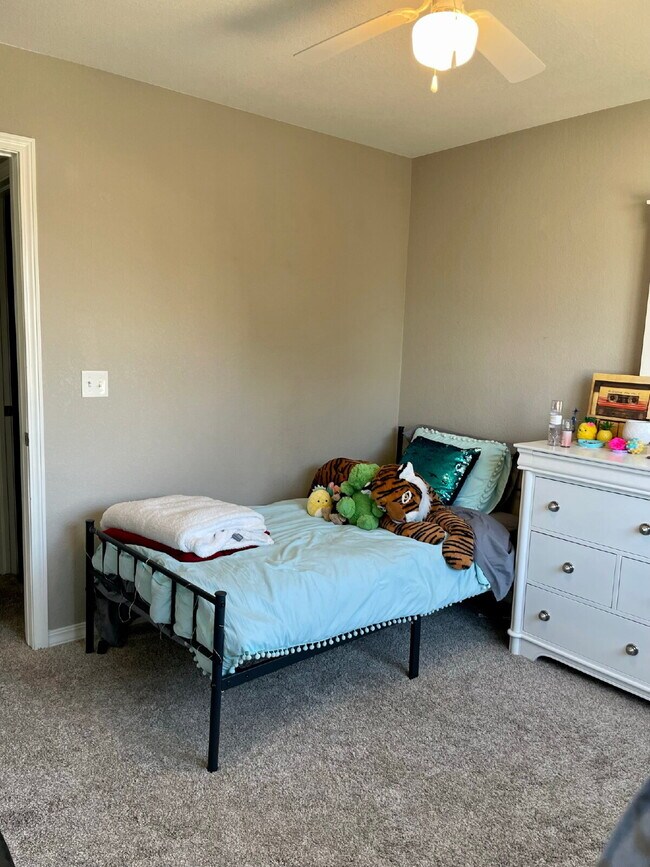 Building Photo - Charming Corner-Lot Home with Office, Fire Pit and Solar Panels on Primavera Lane, Fountain, CO!