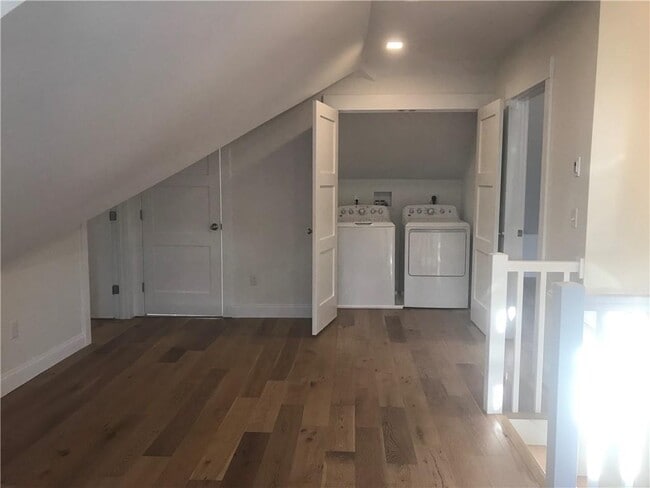 Building Photo - 445 Broadway