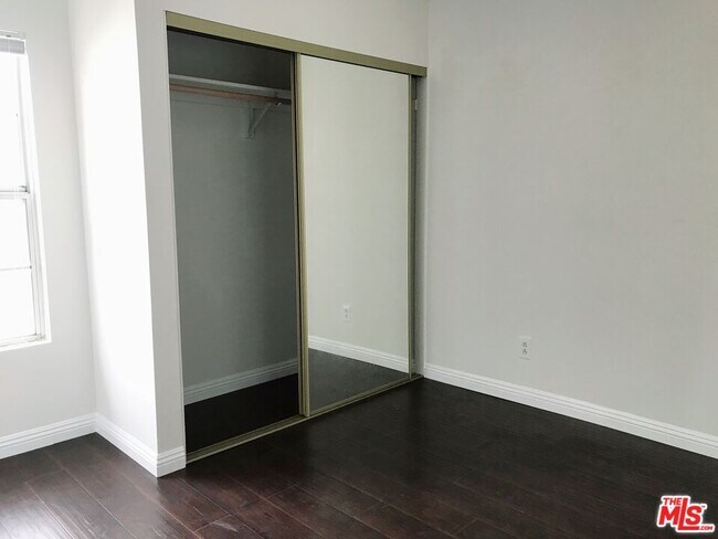 Building Photo - 4750 Templeton St