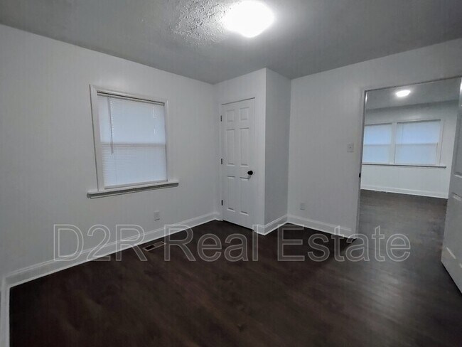 Building Photo - 7911 Southfield Dr