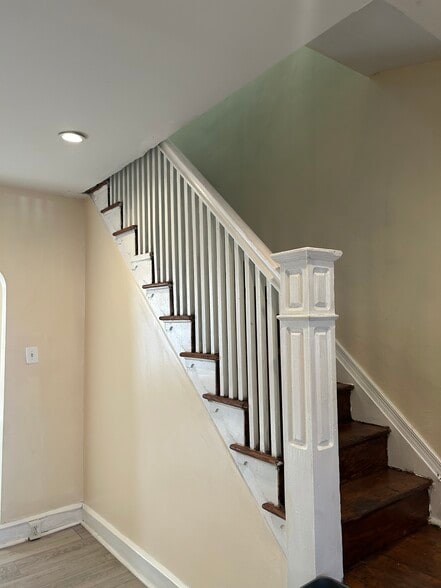Building Photo - 1834 N 54th St