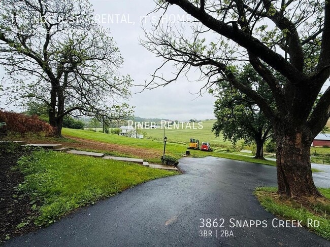 Building Photo - 3862 Snapps Creek Rd