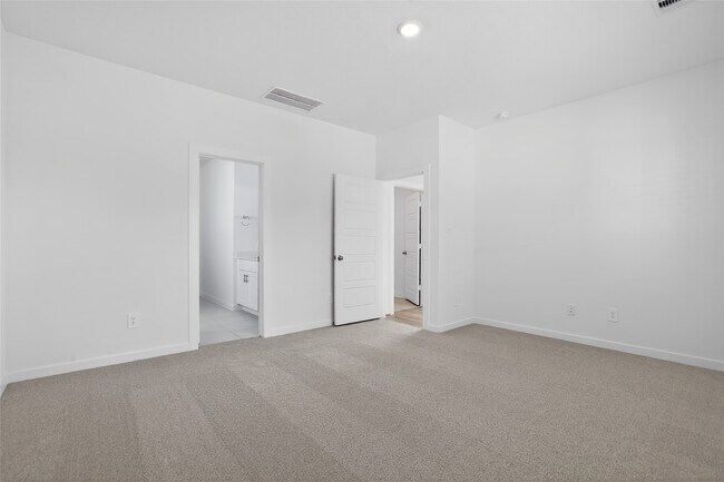 Building Photo - 422 Gram Hl Dr