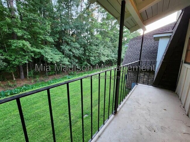 Building Photo - 111 E Mell St