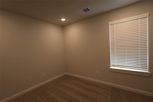 Building Photo - 8510 Blueberry Ash St