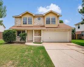 Building Photo - 716 Honeysuckle Dr