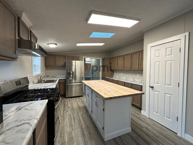 Building Photo - 798 Governor Rd