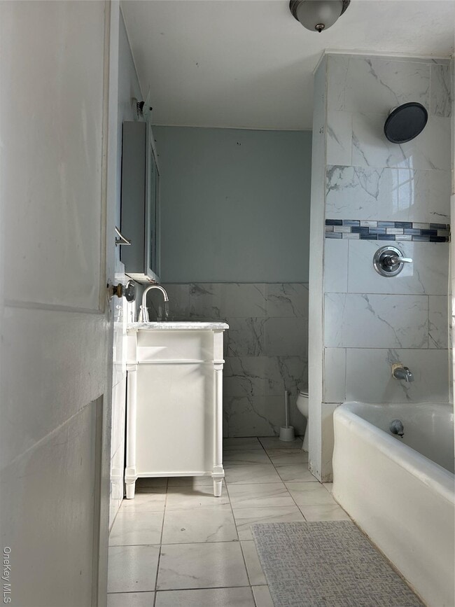 Building Photo - 139 Derby St