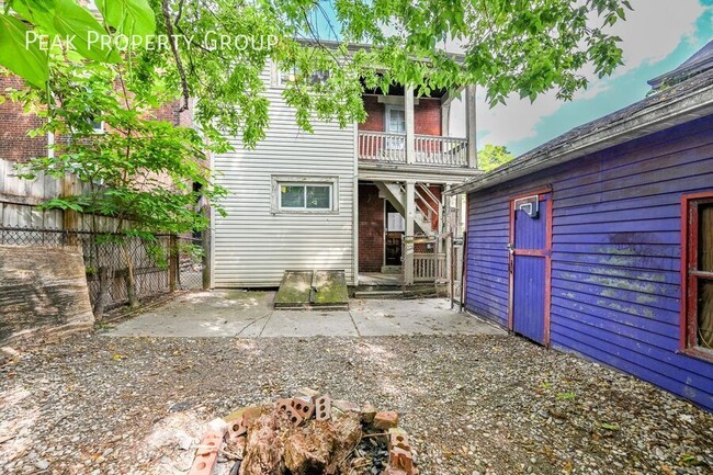 Building Photo - 2125 W Clifton Ave