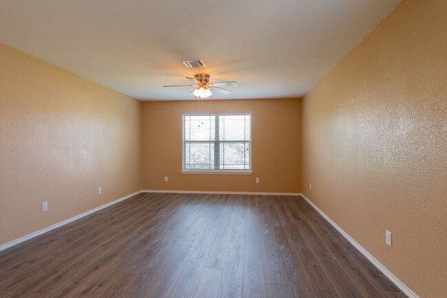 Building Photo - Gorgeous two story house