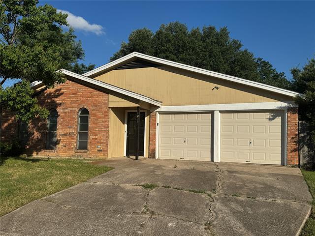 Primary Photo - 1029 Fox River Ln