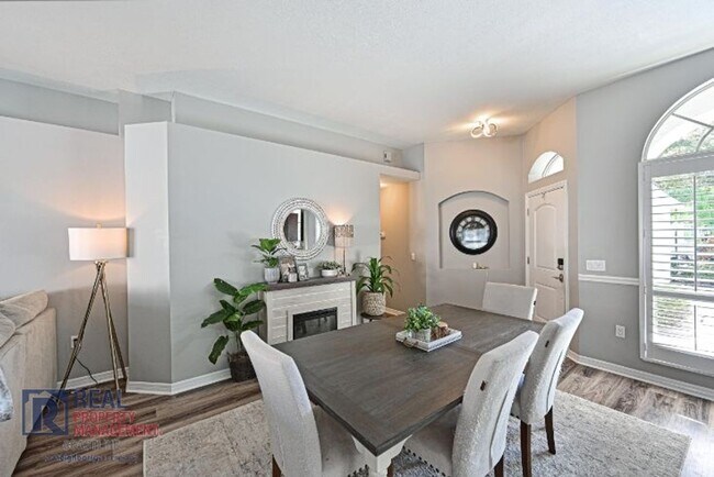 Building Photo - Impeccably Maintained Home in Summerfield Village - Lakewood Ranch!