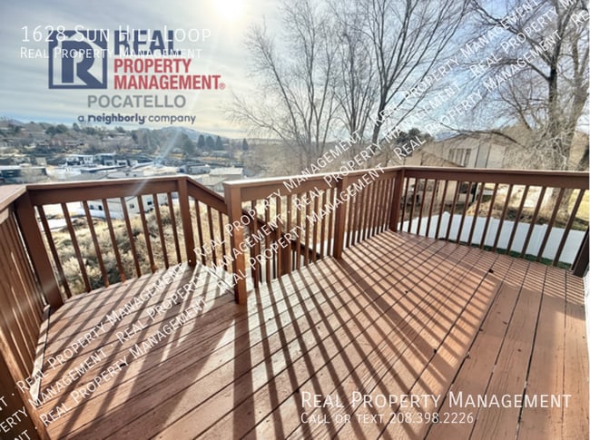 Building Photo - 1628 Sun Hill Loop