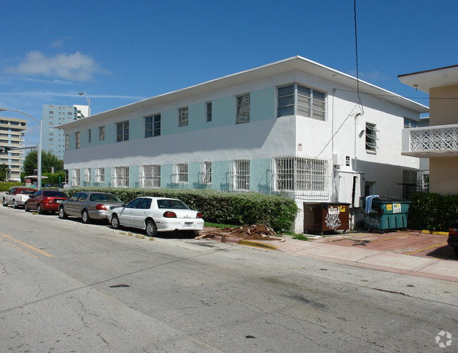 Apartments at 801-815 Alton Rd - Alton Suites
