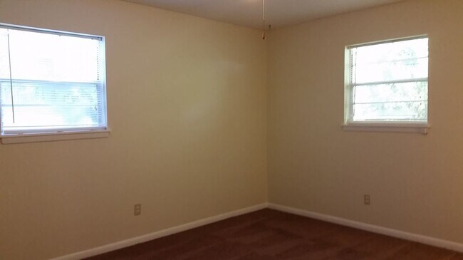 Building Photo - FOXCROFT